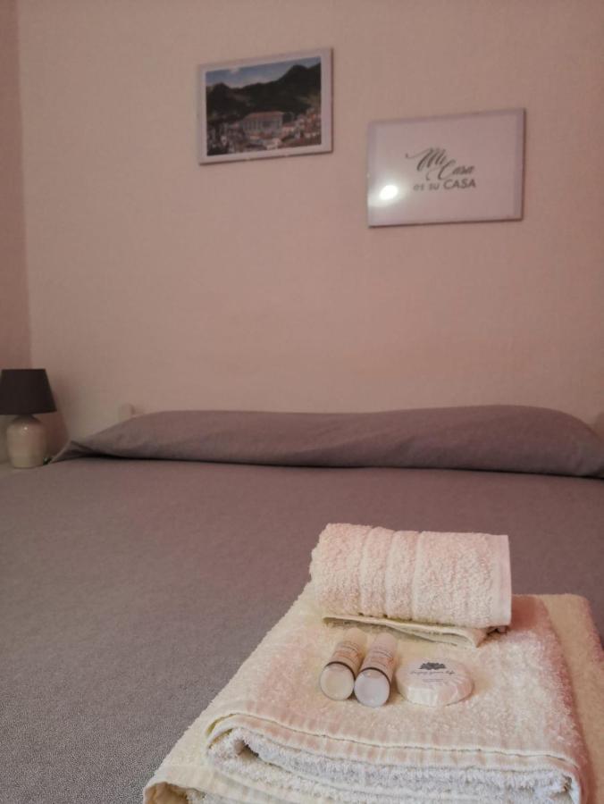 Bed and Breakfast Monolocale Nel Centro Storico Aieta Exteriér fotografie